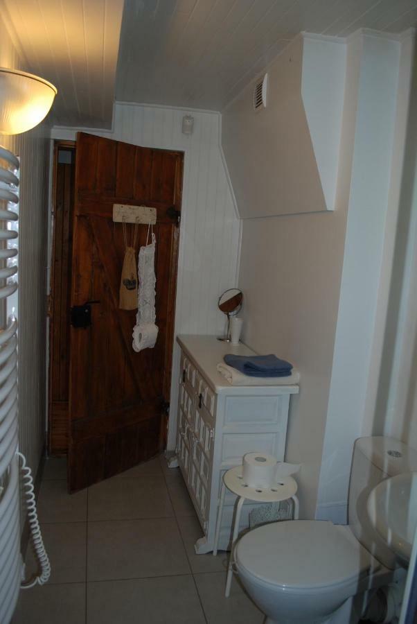 Dom Pod Klonem Na Kaszubach Villa คอชเชียซือนา ภายนอก รูปภาพ
